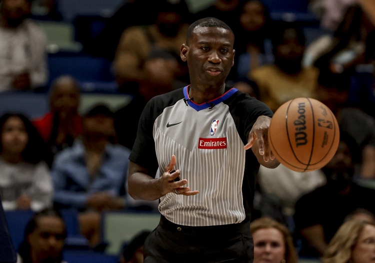 同一裁判主哨两场：布克、斯玛特、肯纳德合计被罚9.5万美元