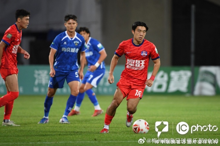 中甲第8轮：黄威、泽·维托尔破门 南京城市2-0送梅州四连败