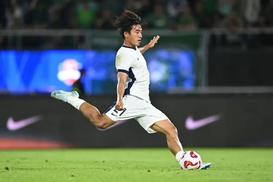 魏祥鑫启程试训欧塞尔 9岁哭着找妈妈到中超首球仅三年
