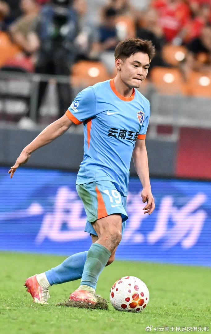 重庆铜梁龙0-1云南玉昆:韩子龙头槌定音,西南德比玉昆客场占先机 重庆铜梁龙0-1云南玉昆:韩子龙头槌定音,西南德比玉昆客场占先机