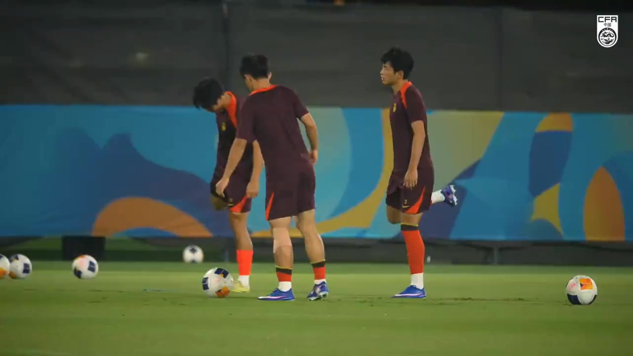 U17国足决赛前最后一练 张旭尧：全力以赴证明自己